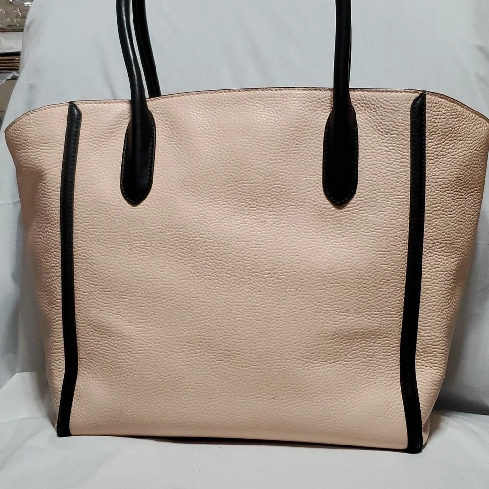 Kate spade large peachy pink and black pebbled leather tote bag